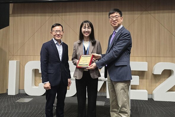 Prof. Lim Chwee-Teck (left), chair of the 18th International Conference on Biomedical Engineering 2024 (ICBME 2024), and Prof. Hsing I-Ming (right), President of the Asia Pacific Biomedical Engineering Consortium (APBEC) and Professor of Chemical and Biological Engineering at HKUST, presented the APBEC Young Scholar Award to Prof. Hnin Y. Y. Nyein at ICBME 2024. Prof. Lim Chwee-Teck (left), chair of the 18th International Conference on Biomedical Engineering 2024 (ICBME 2024), and Prof. Hsing I-Ming (right), President of the Asia Pacific Biomedical Engineering Consortium (APBEC) and Professor of Chemical and Biological Engineering at HKUST, presented the APBEC Young Scholar Award to Prof. Hnin Y. Y. Nyein at ICBME 2024.